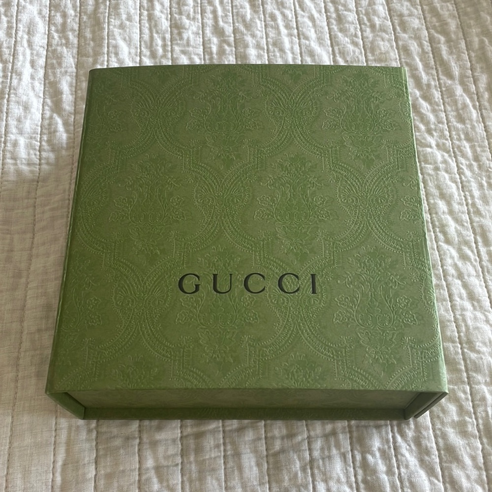 Gucci box